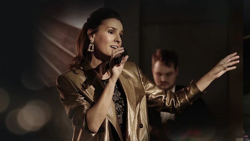 Sängerin Shary Osman Pop Party Lounge